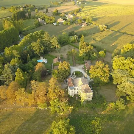 Holiday home Le Pavillon Dans Le Parc Du Chateau Lescaut
