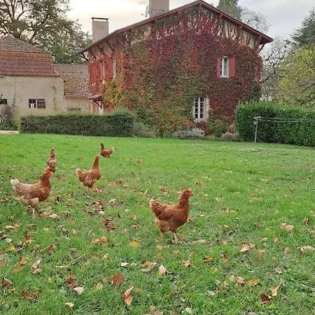 Holiday home Le Pavillon Dans Le Parc Du Chateau Lescaut Montignac-de-Lauzun