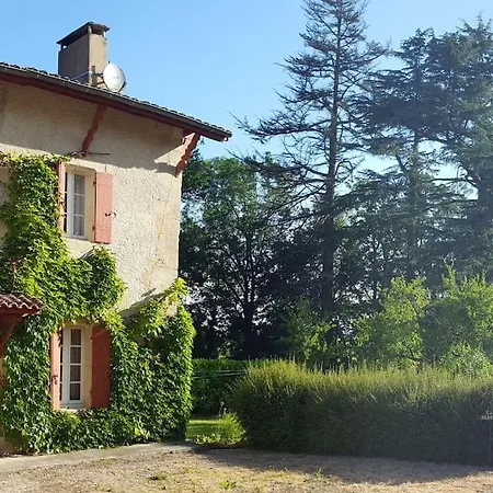 Holiday home Le Pavillon Dans Le Parc Du Chateau Lescaut Montignac-de-Lauzun