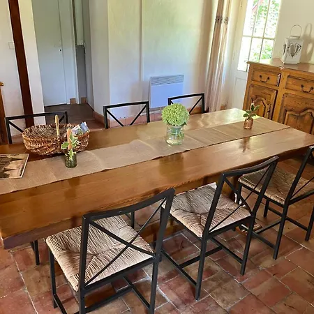 Le Pavillon Dans Le Parc Du Chateau Lescaut Сasa de vacaciones Montignac-de-Lauzun