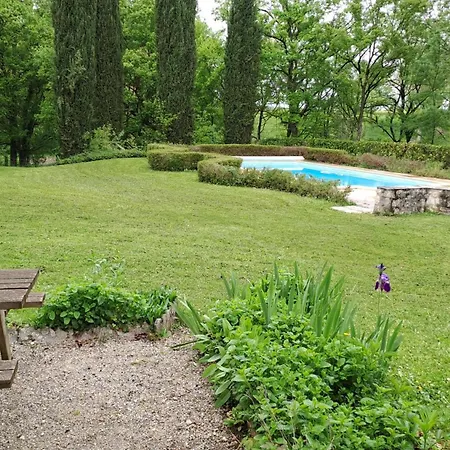 Le Pavillon Dans Le Parc Du Chateau Lescaut Feriehus Montignac-de-Lauzun